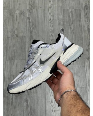 کفش کتونی نایک V2K نقره ای